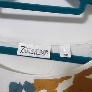 7th Avenue Design Studio White and Brown Top